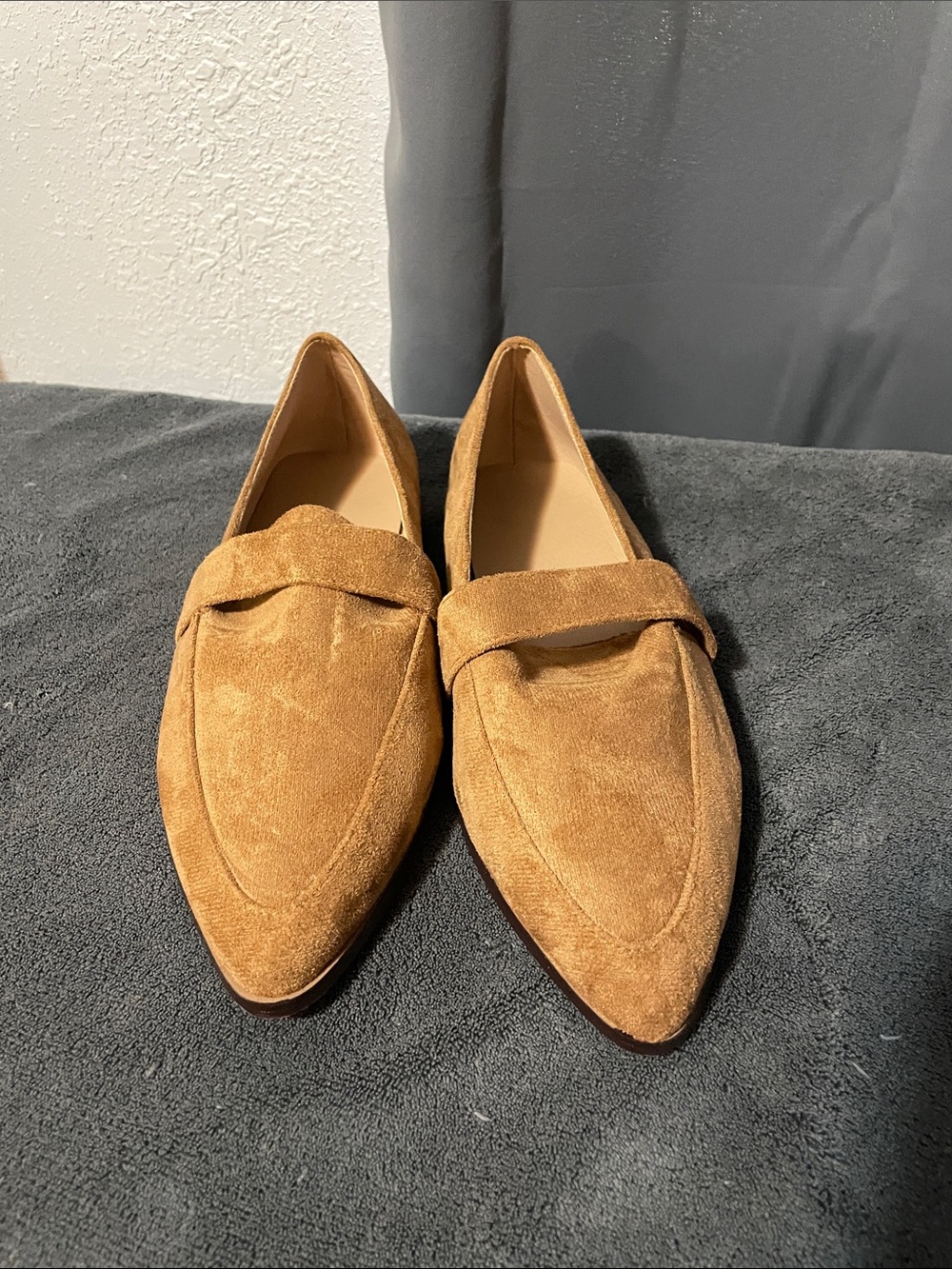 Women’s Suede Pointed Loafers in Camel NWOT